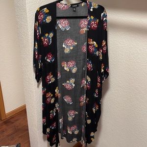 Torrid black floral knee length kimono